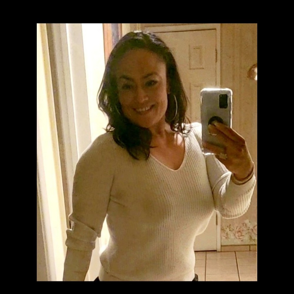 Meet your Posher, Dina